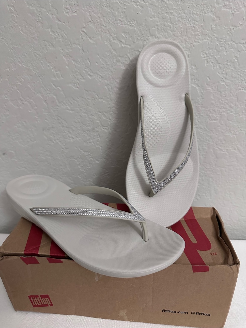 FitFlop IQUSHION Sparkle Flip-Flops Size 8 Tiptoe Grey
